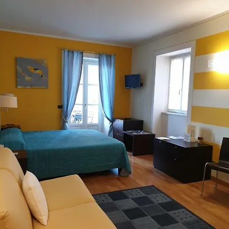 Отель La Luna Nel Porto Стреза