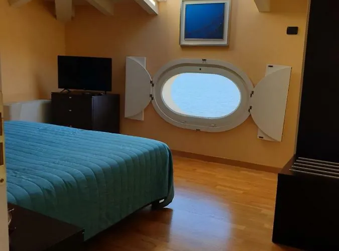 La Luna Nel Porto 3* ストレーザ