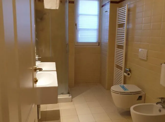 La Luna Nel Porto 斯特雷萨