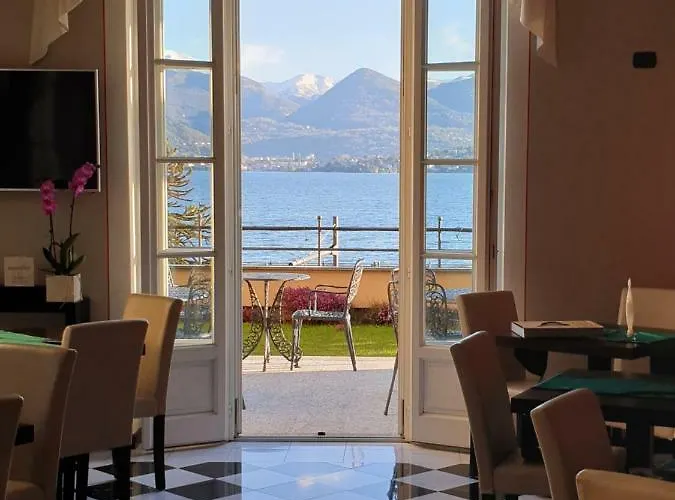 La Luna Nel Porto 3* ストレーザ