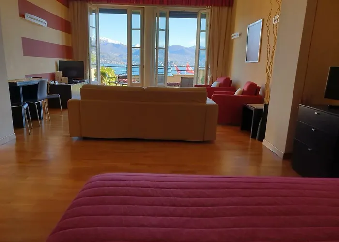 La Luna Nel Porto 3* ストレーザ