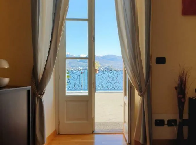 La Luna Nel Porto 3* ストレーザ